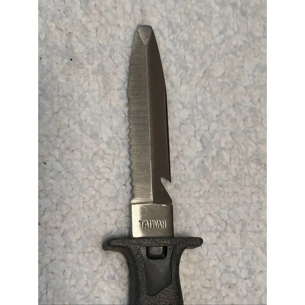 Scuba Quest Blunt Tip Diving Knife With Sheath